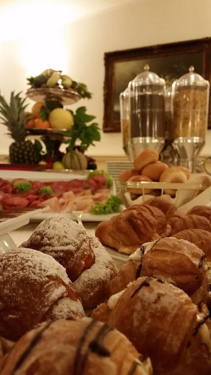Hotel Villa Degli Angeli Кастель-Гандольфо Экстерьер фото