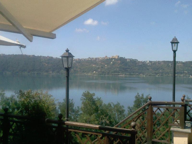 Hotel Villa Degli Angeli Кастель-Гандольфо Экстерьер фото