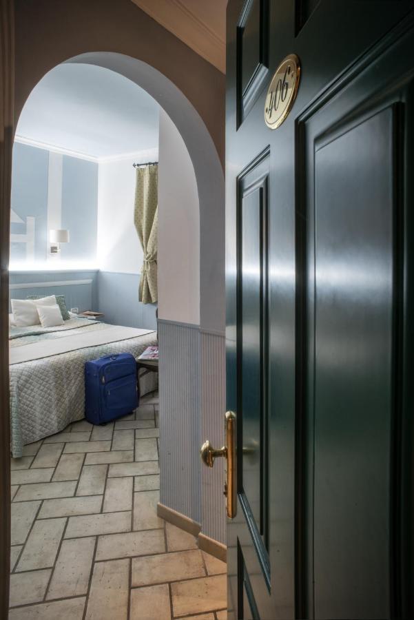 Hotel Villa Degli Angeli Кастель-Гандольфо Экстерьер фото
