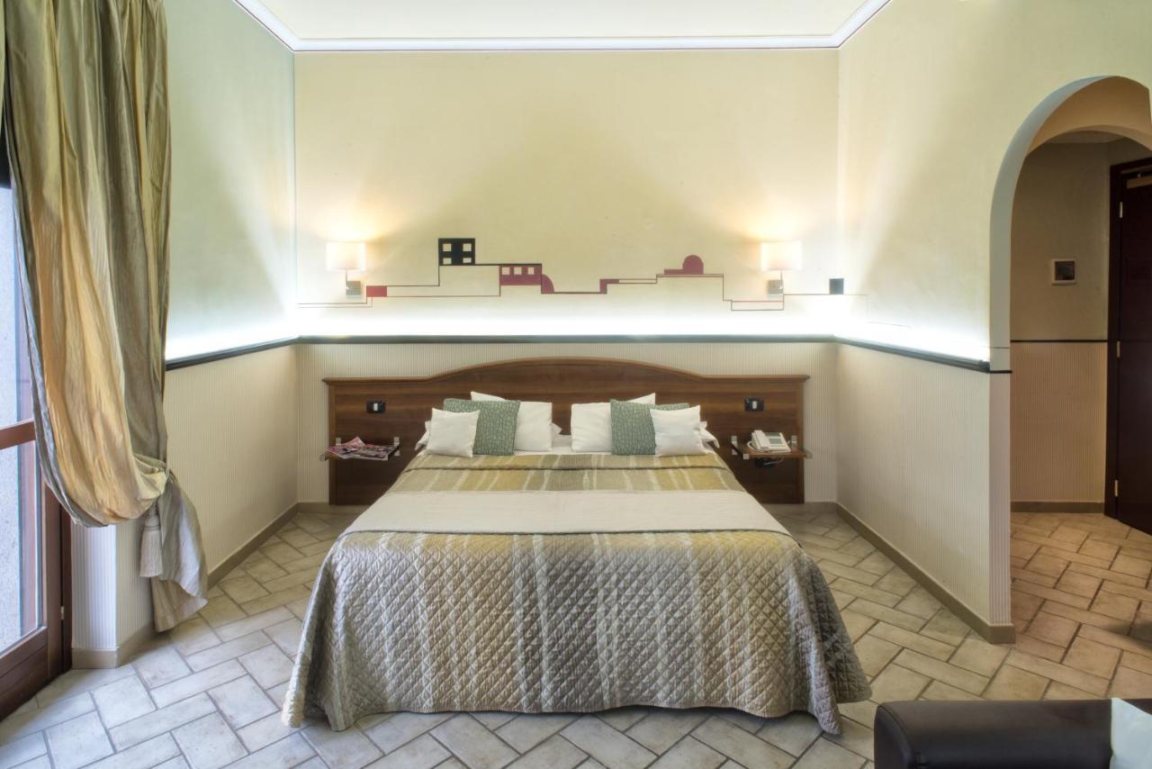 Hotel Villa Degli Angeli Кастель-Гандольфо Экстерьер фото
